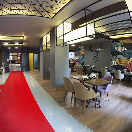 Sirkeci Ersu & Szálloda 3*